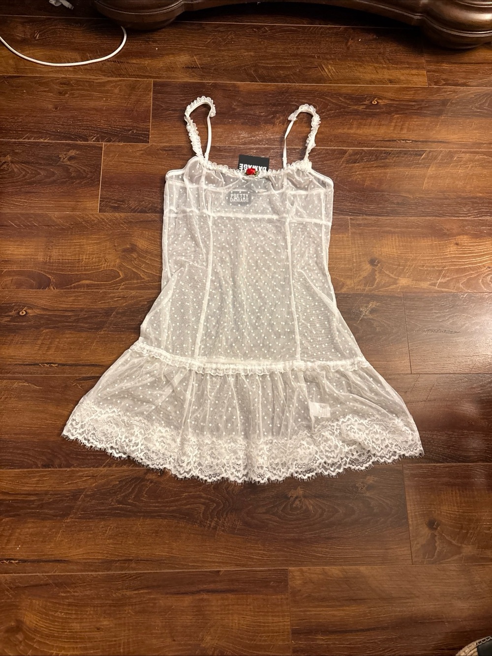 Pretty Damage Size L Sheer White Lace Trim Chemise Nightdress